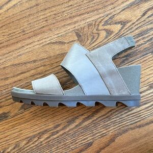 NWOT Sorel Women's Gray Sandals